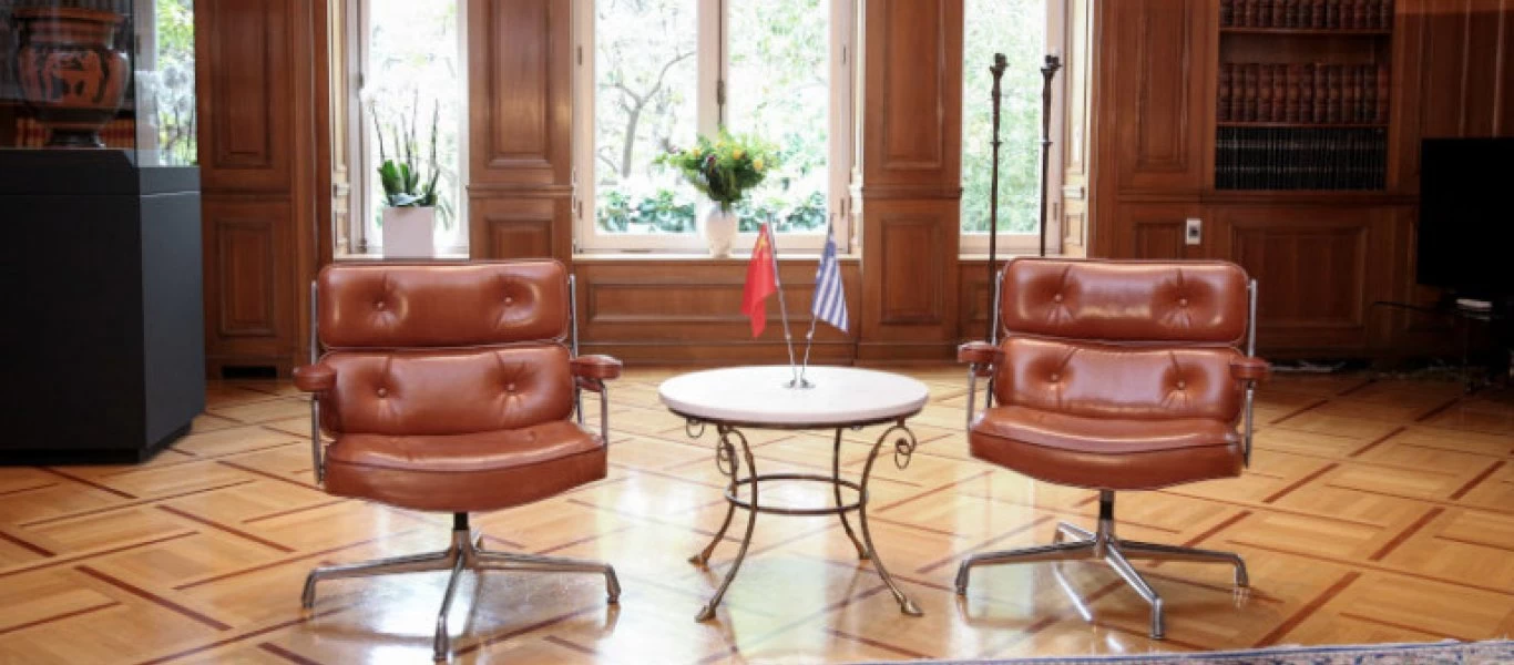 Ο Κ.Μητσοτάκης έβαλε τη δική του «πινελιά» στο Μ.Μαξίμου - Έβγαλε τις πολυθρόνες του Α.Τσίπρα (φώτο)